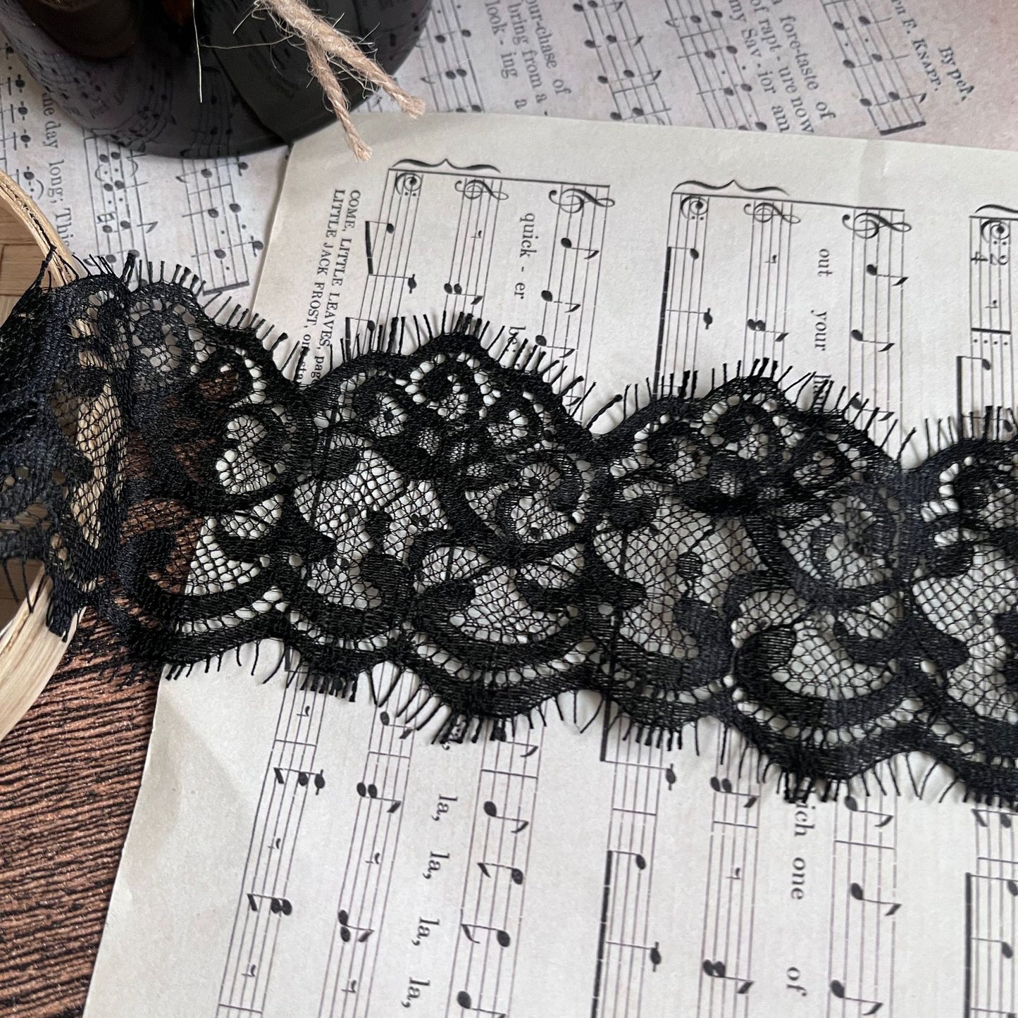 FREEDOMBEAUTY | Factory direct 8cm lace webbing decorative jewelry DIY handmade material cloth belt black and white clothing accessories