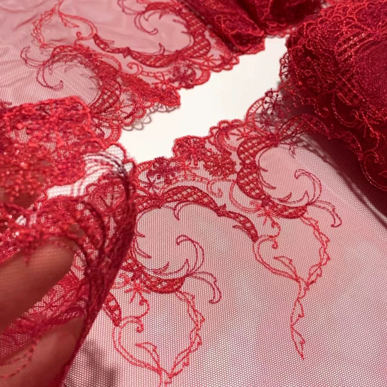 FREEDOMBEAUTY | Spot court wind snowflake embroidery dark red mesh lace accessories decorative design