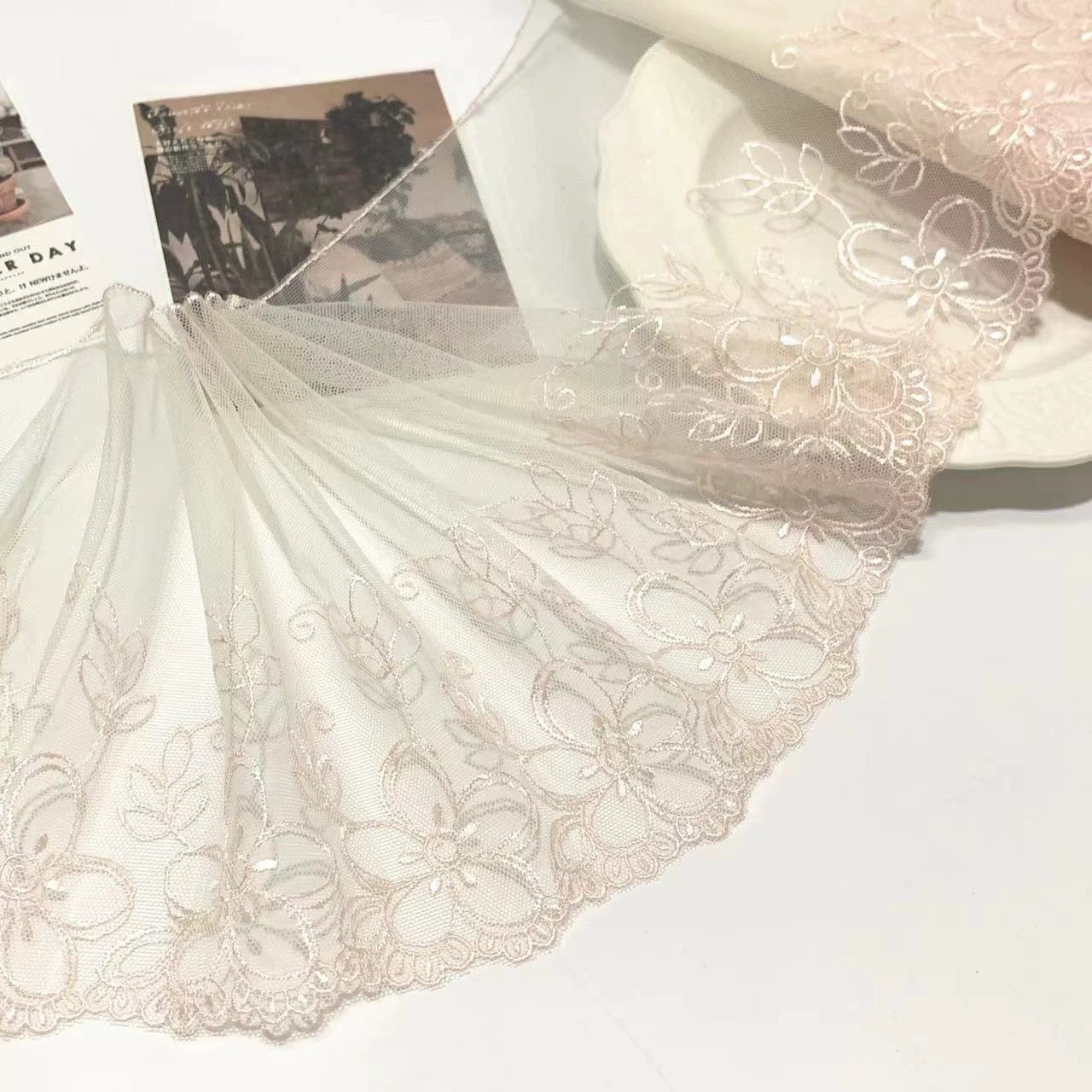 FREEDOMBEAUTY | Spot plain and elegant mesh embroidery lace accessories decorative fabric design clothing DIY