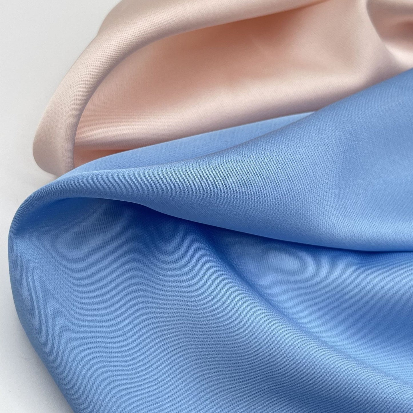 FreedomBeauty | Stretched Simulated Satin 95% Polyester 5% elastane