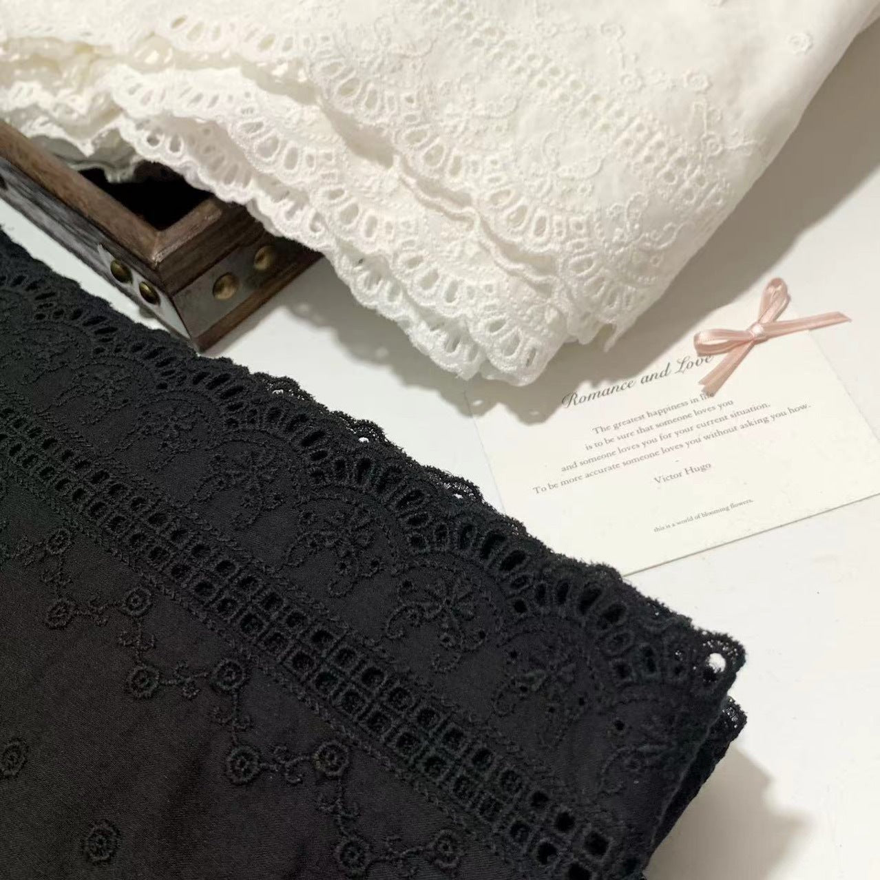 FREEDOMBEAUTY | Spot black and white hollow retro cotton cloth embroidery lace width 45CM clothing bedding design DIY fabric