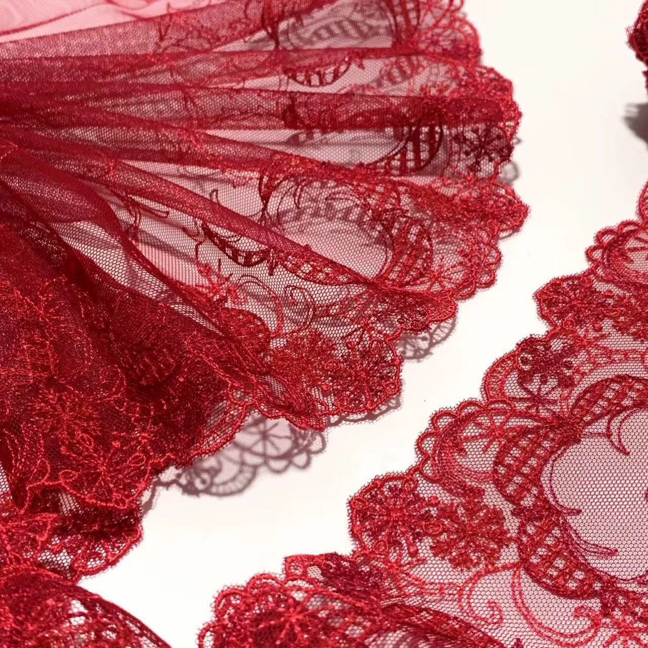 FREEDOMBEAUTY | Spot court wind snowflake embroidery dark red mesh lace accessories decorative design