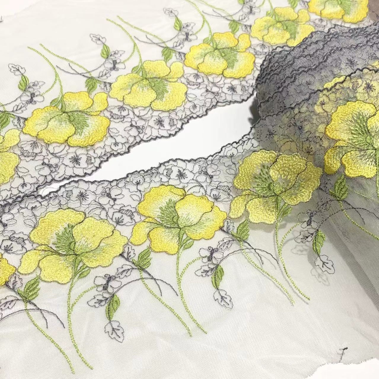 FREEDOMBEAUTY | Spot light yellow green white retro embroidered mesh lace accessories clothing design decoration