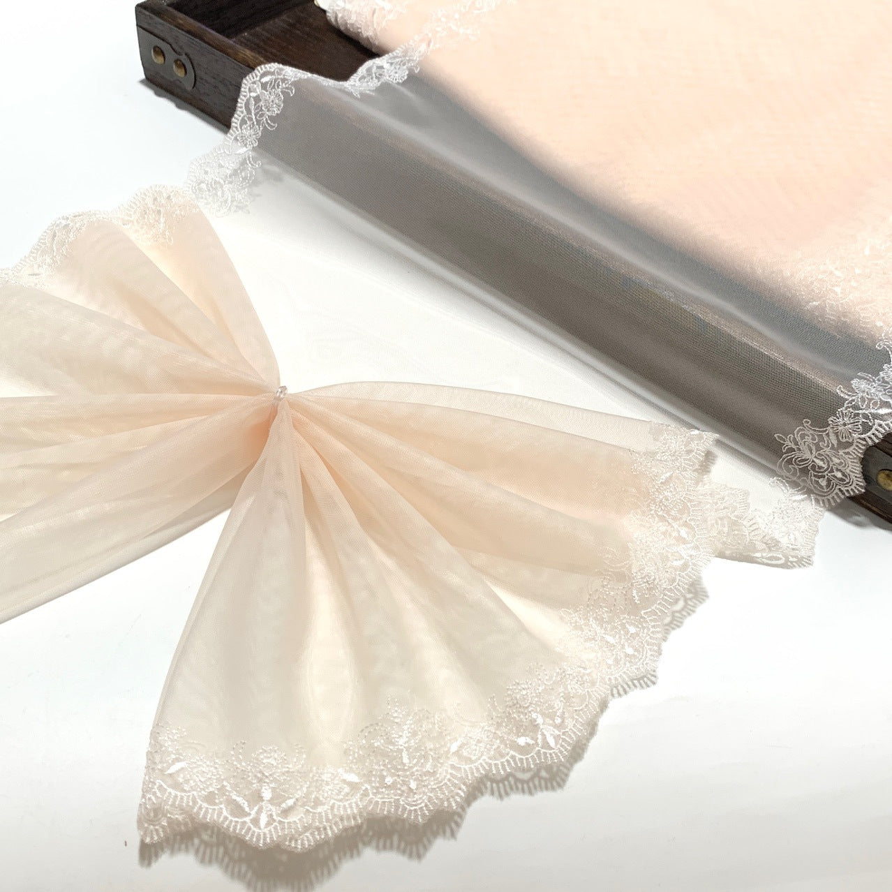 FREEDOMBEAUTY | Spot bilateral exquisite and simple bilateral mesh embroidery lace width 30CM clothing design