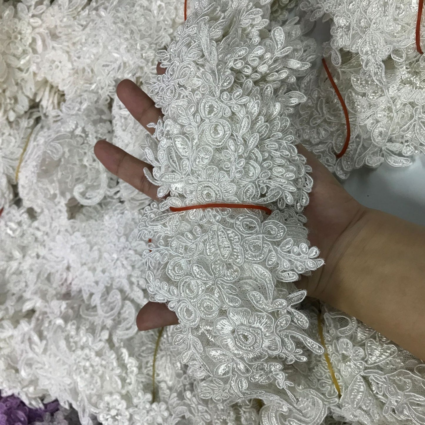 Freedombeauty | Supply Computer Embroidery Car Strand Lace Wedding Dress Fashion Accessories